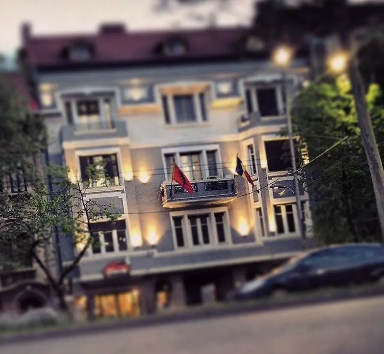 Kristen House Bükreş 3*,